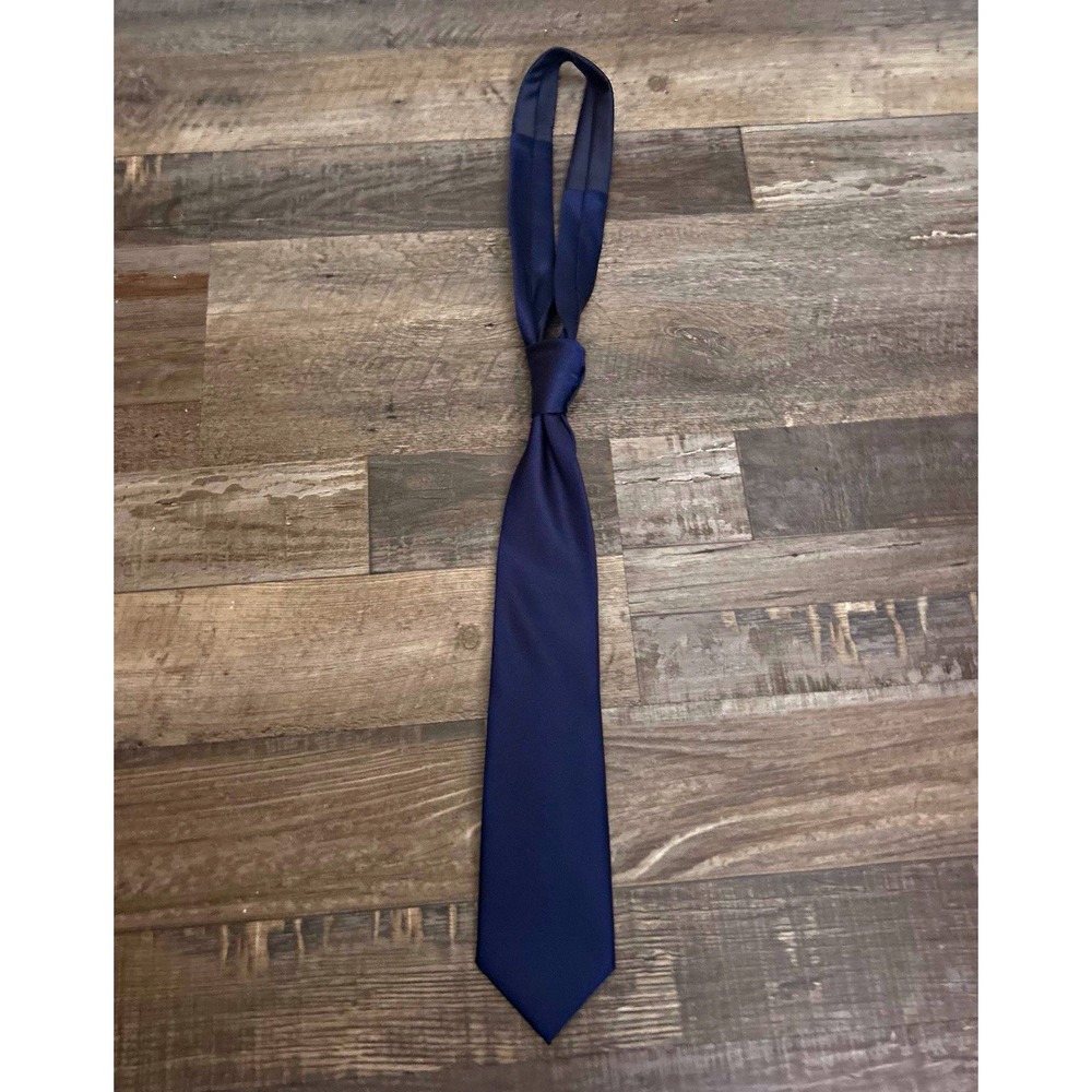 Chaps Men's Navy Blue Solid Woven Silk/Polyester/Spandex Tie with Logo